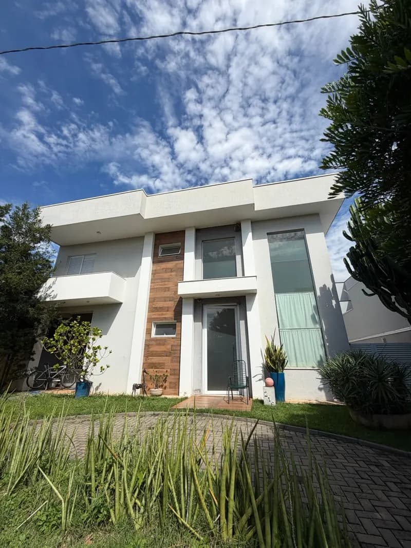 Casa com suíte térrea e 312 m² no Residencial Nova Holanda em Holambra - foto 1