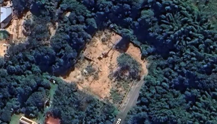 Terreno de 2.390 m² murado na Chácara Camanducaia em Holambra - foto 1