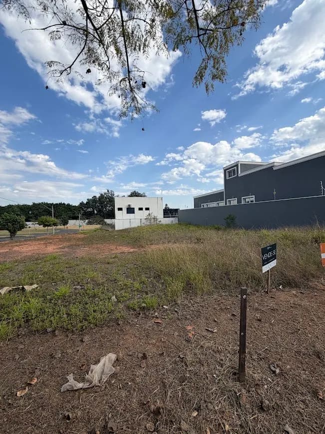 Lote comercial plano de 360 m² no Van Gogh em Holambra - foto 1